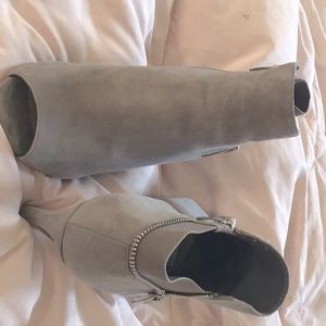 Heeled boots